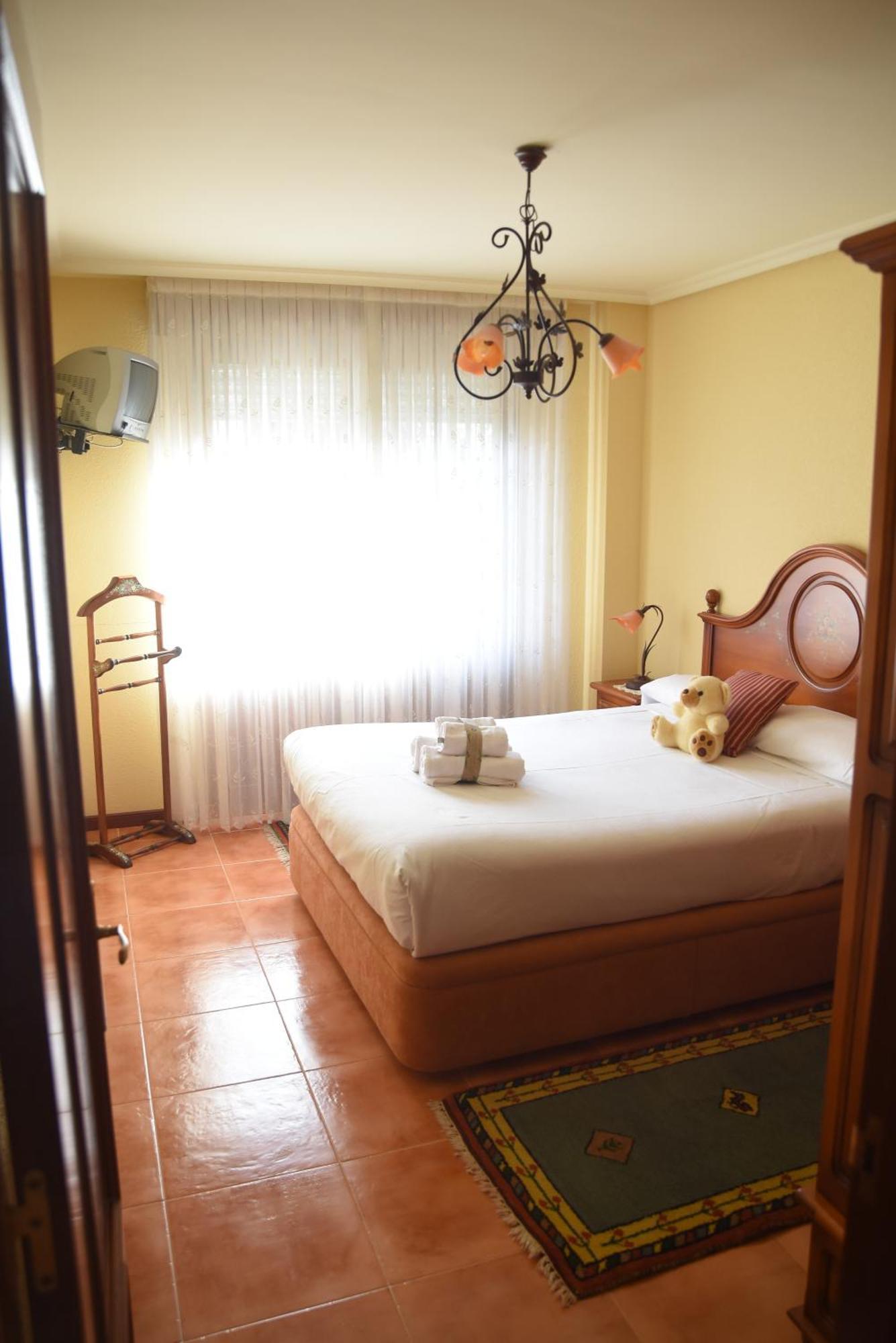Chalet En Urbanizacion Con Piscina 阿哥诺斯 外观 照片